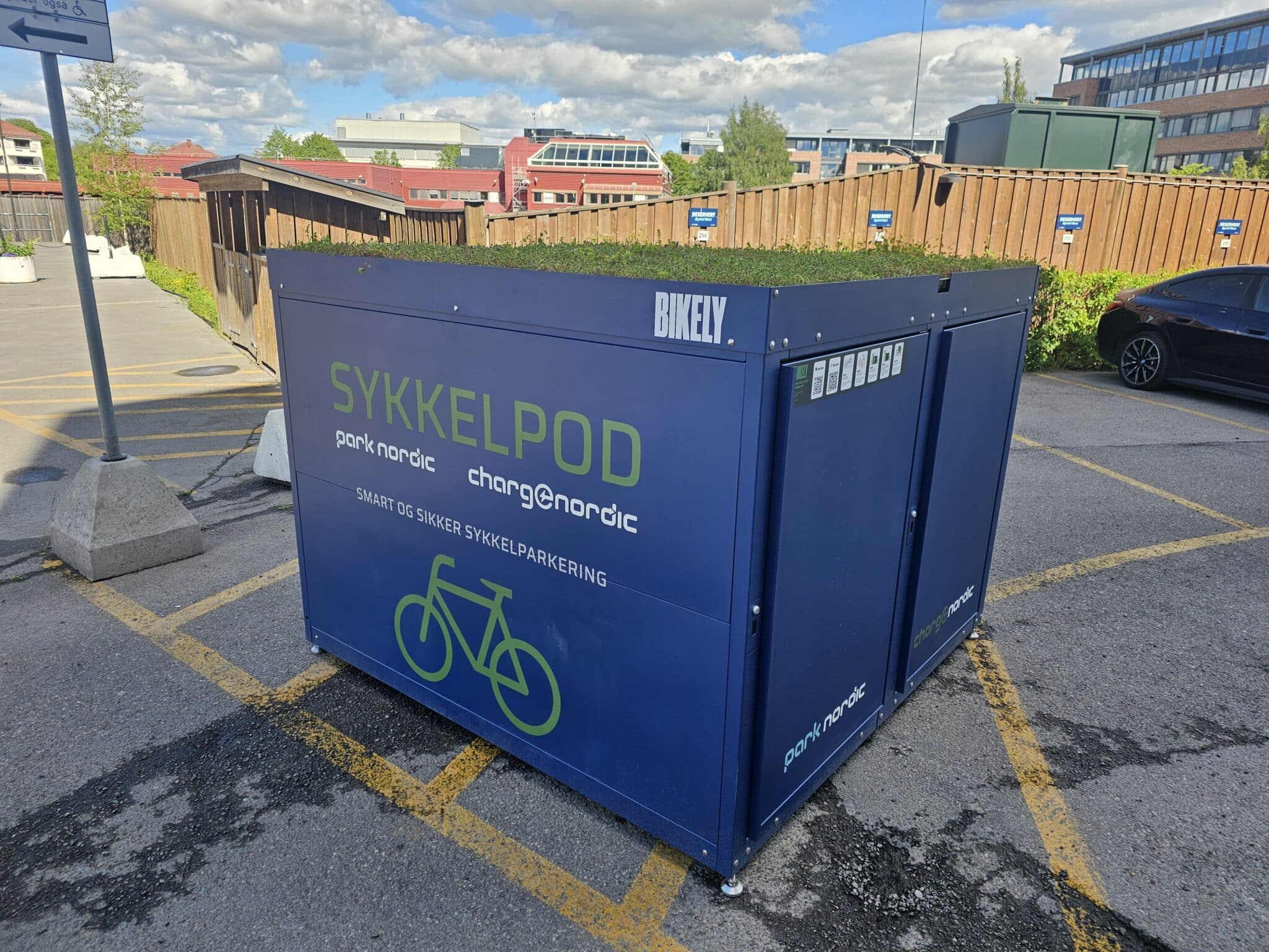 Trygg sykkelparkering fra Bikely ved Park Nordics hovedkontor på Bryn